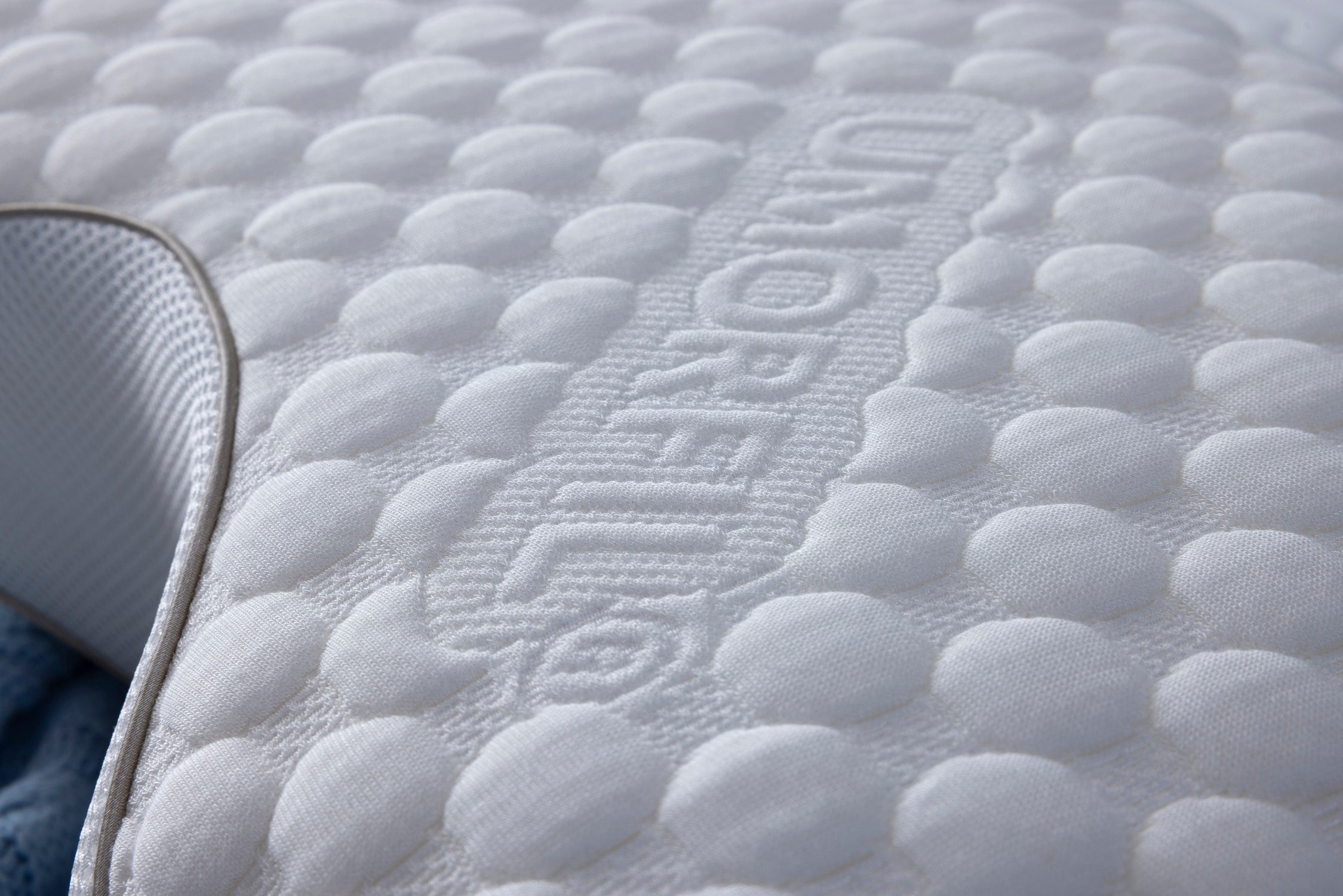Colora Pillow